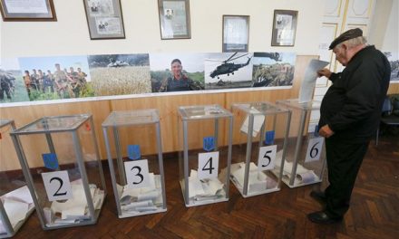 Ουκρανία: Κρίσιμες δημοτικές εκλογές για τον φιλοδυτικό πρόεδρο Ποροσένκο