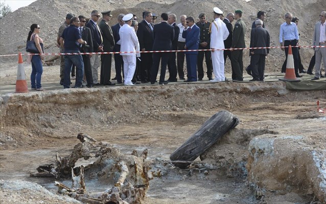 Κύπρος: Στην ανασκαφή για τα λείψανα Ελλήνων καταδρομέων ο Π. Καμμένος