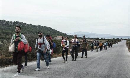 Εξαιρετικά μεγάλο το βάρος του προσφυγικού για την Ελλάδα, παραδέχεται το γερμανικό ΥΠΕΞ
