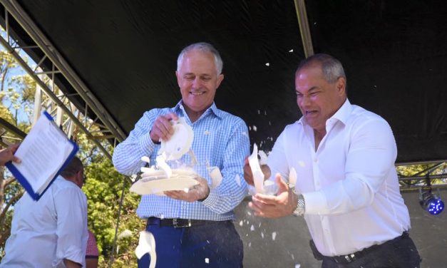 Ο Αυστραλός πρωθυπουργός πήγε σε ελληνικό πανηγύρι