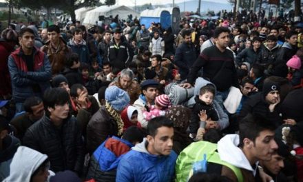 Κομισιόν: Η Ελλάδα δεν είναι μόνη της στο θέμα των προσφύγων