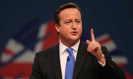 Ο Cameron ρίχνει το γάντι σε μια αδύναμη Ευρώπη