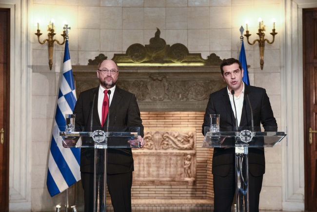 Αλ. Τσίπρας: Ανόητοι όσοι σκέφτονταν το Grexit, επικίνδυνοι όσοι συνεχίζουν να το σκέφτονται