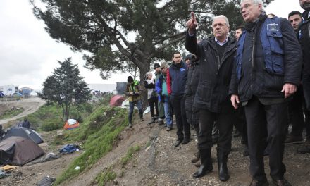 Commissioner Avramopoulos visits Idomeni to show EU support