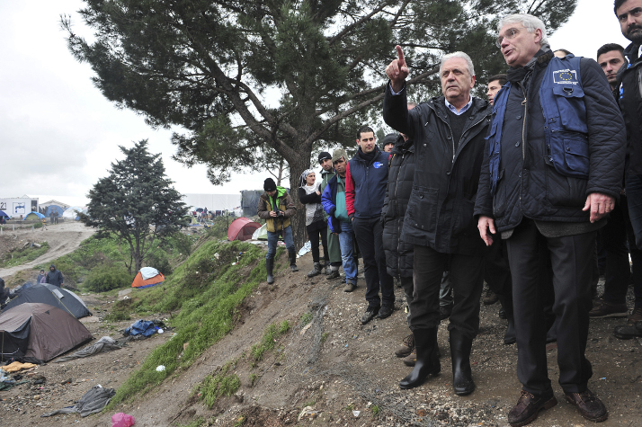 Commissioner Avramopoulos visits Idomeni to show EU support