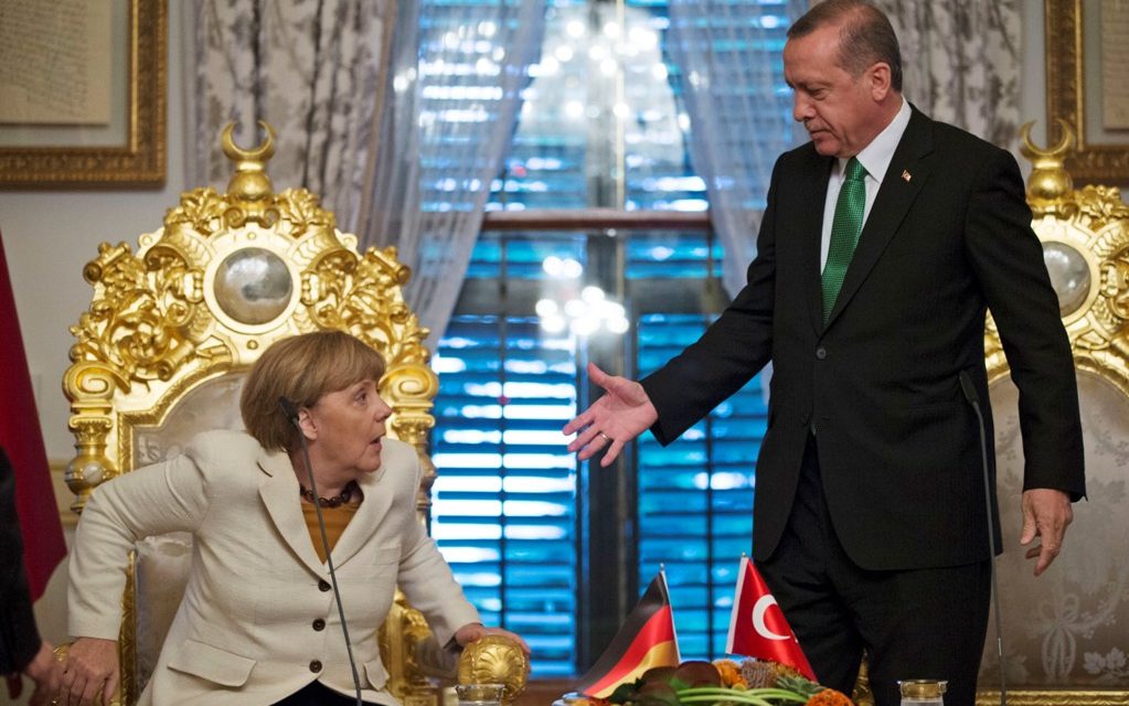 Δεν βλέπει η Γερμανία τι γίνεται στην Τουρκία;