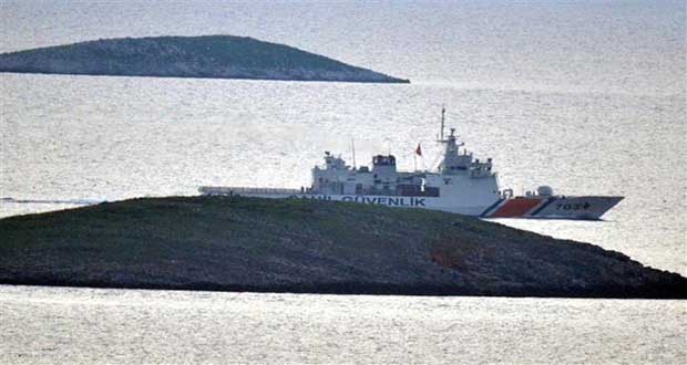 Νέα πρόκληση: Το τουρκικό λιμενικό απομακρύνει ελληνικό σκάφος από τα Ίμια!