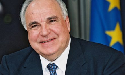 Συμβιβαστικός ο Helmut Kohl για το Brexit