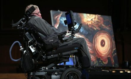 O Stephen Hawking για την κατάθλιψη: “Μην εγκαταλείπετε, υπάρχει διέξοδος”!