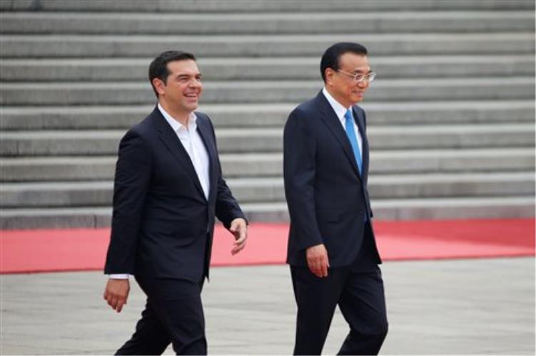 Αλ. Τσίπρας στη συνάντηση με τον Κινέζο ομόλογό του: Η Ελλάδα γυρίζει σελίδα