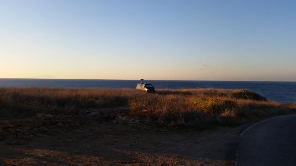 Άγνωστο αυτοκίνητο παρακολουθεί τις ακτές της Χίου