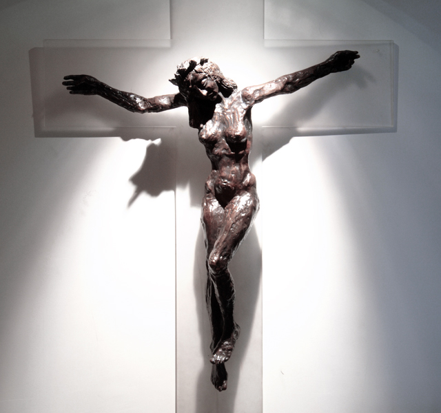 Christa: Το γυναικείο άγαλμα του Χριστού