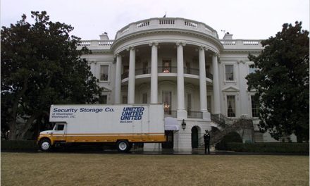 Οι Ομπάμα φεύγουν από το Λευκό Οίκο!