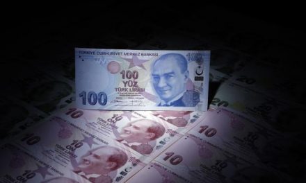Η τουρκική οικονομία καταρρέει