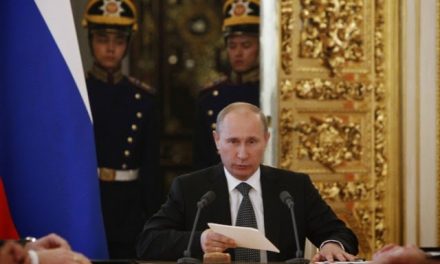 Putin congratulates Greece on Independence Day