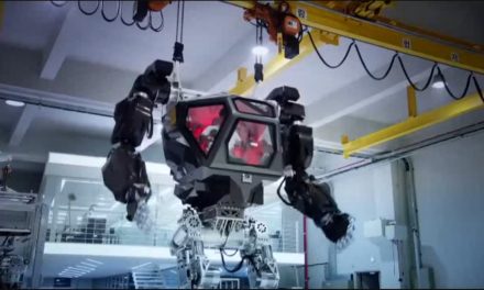 Το πρώτο επανδρωμένο ρομπότ είναι γεγονός (Βίντεο)