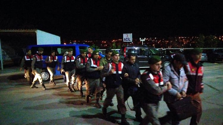 Greek police returns Turkish refugees to Turkey