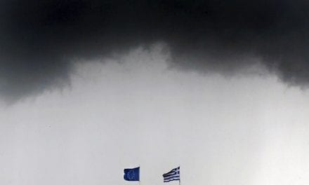 Bloomberg: Η συμφωνία δεν εξυπηρετεί τα συμφέροντα του ελληνικού λαού