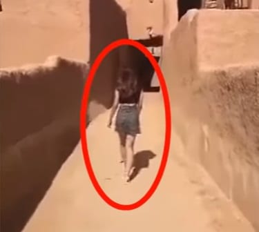 Το κορίτσι με τη μίνι φούστα αναστατώνει τη Σαουδική Αραβία