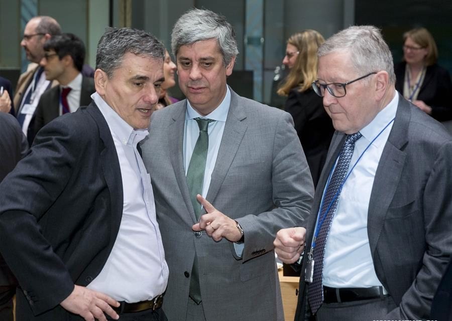 Eurogroup calls on Greece to complete reforms for new loans