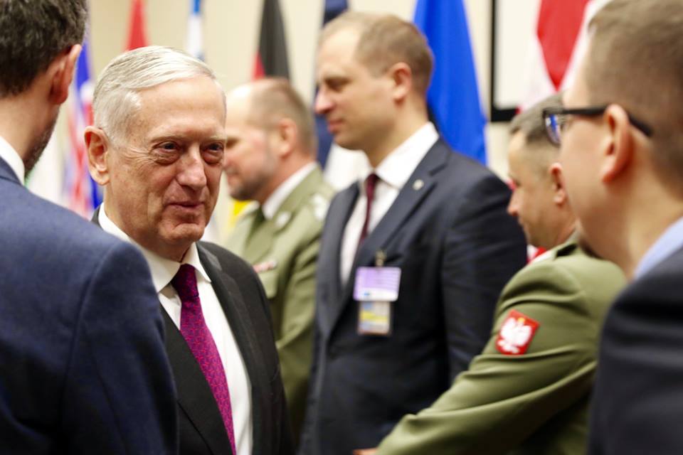 Στα Σκόπια ο James Mattis