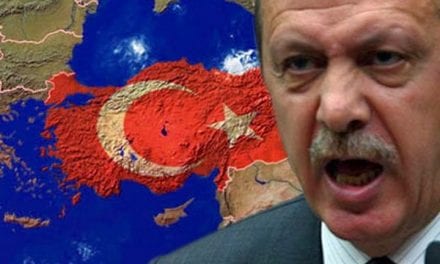 Το βιολί του ο Ερντογάν για τα περιορισμένα σύνορα της Τουρκίας
