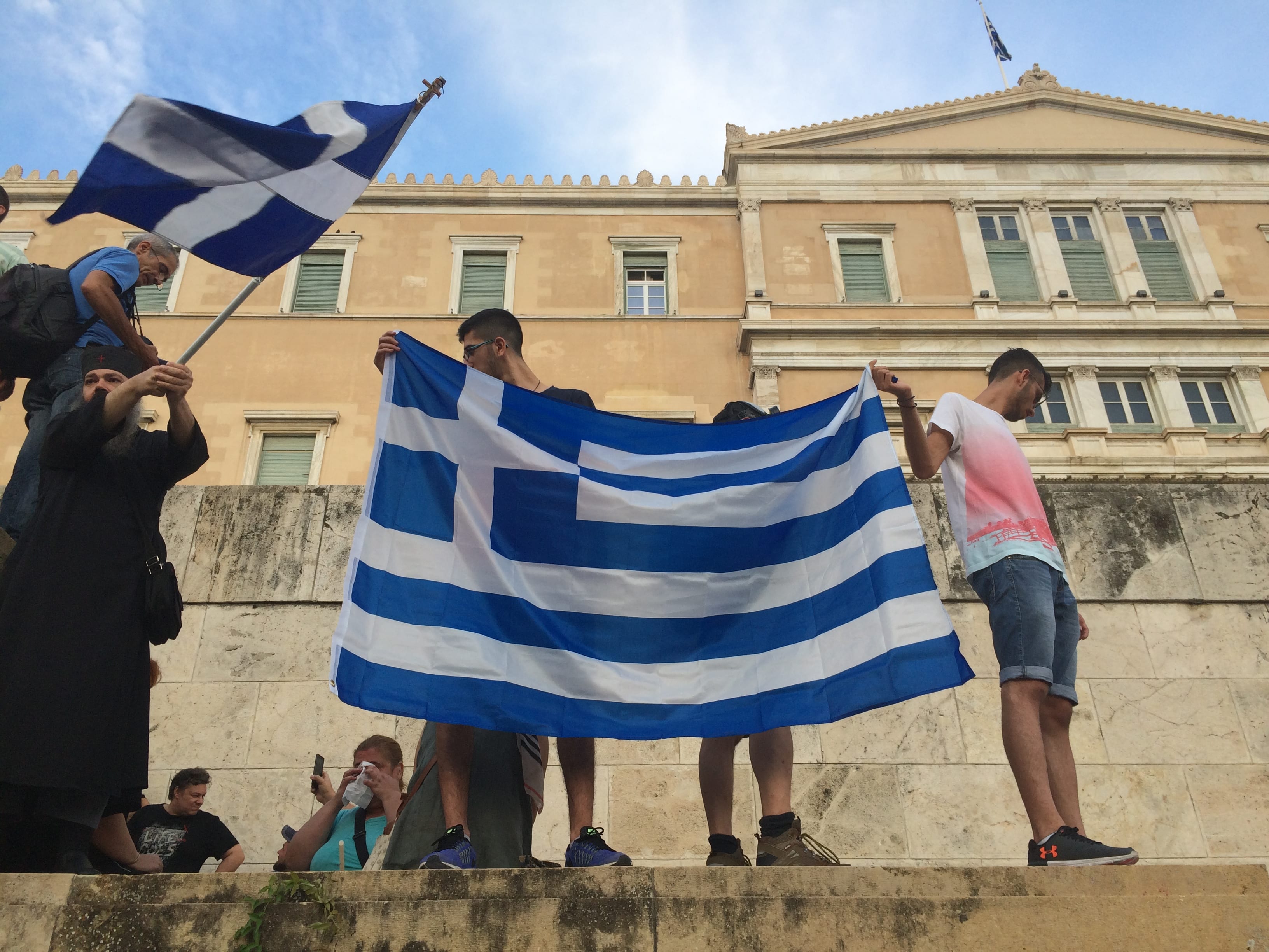 ΑΘΗΝΑ 16 ΙΟΥΝΙΟΥ. Η ΑΛΗΘΕΙΑ ΣΕ ΒΙΝΤΕΟ ΓΙΑ ΟΣΑ ΕΓΙΝΑΝ ΣΤΗΝ ΠΛΑΤΕΙΑ ΣΥΝΤΑΓΜΑΤΟΣ