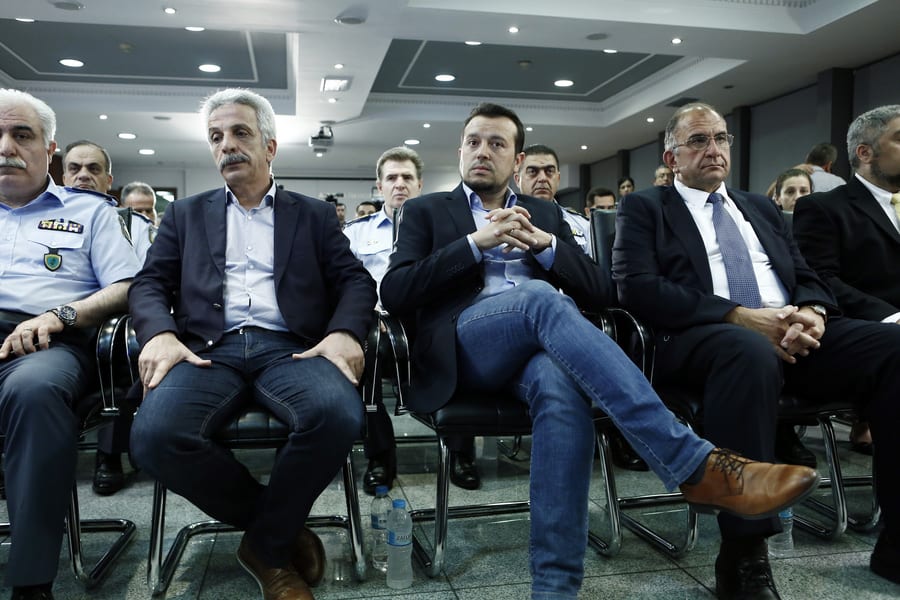 Ο υπουργός ΨΗΠΤΕ Νίκος Παππάς παρακολουθεί την συνέντευξη Τύπου -Φωτογραφίες: ΑΠΕ ΜΠΕ/ΓΙΑΝΝΗΣ ΚΟΛΕΣΙΔΗΣ