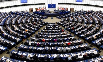 Αποδοκιμασία από το ΕΚ για τις αποφάσεις για το μεταναστευτικό