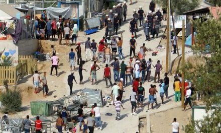 AFP: Ανίκανη η κυβέρνηση να προσφέρει τα απαραίτητα στους μετανάστες