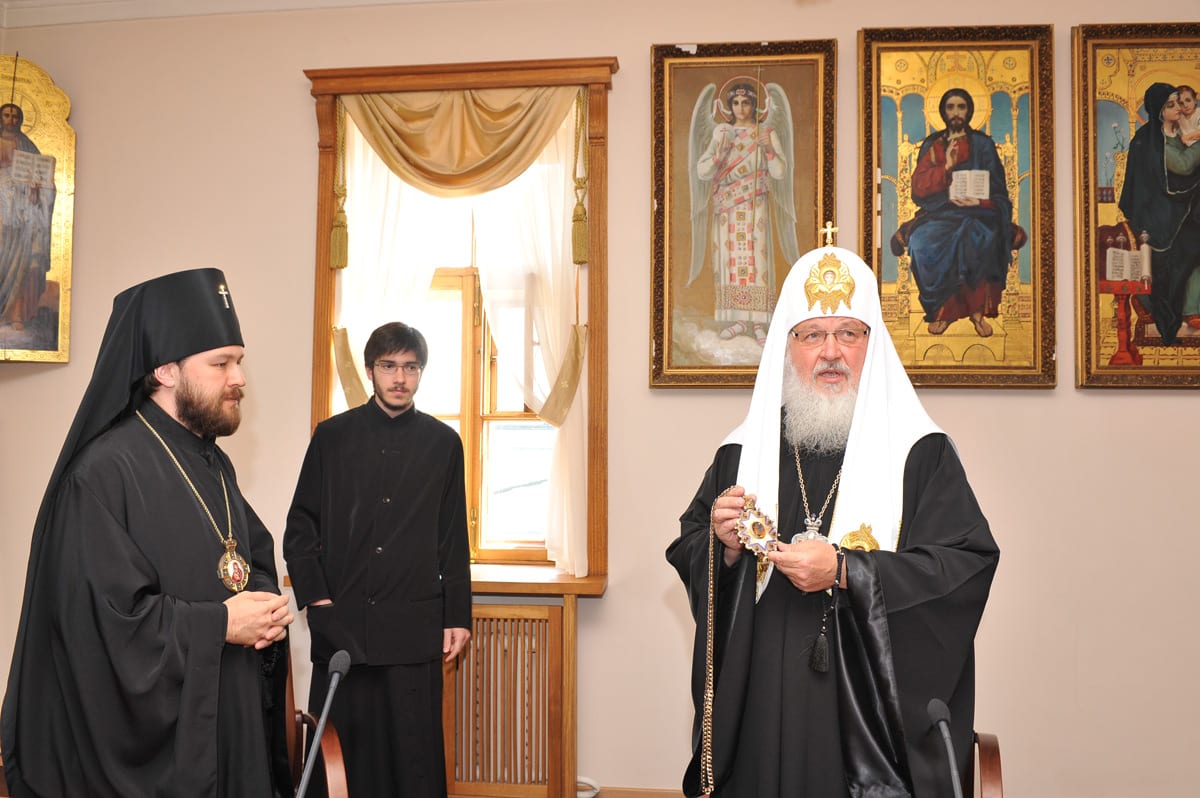 Russian Orthodox Church splits from Constantinople over Ukraine